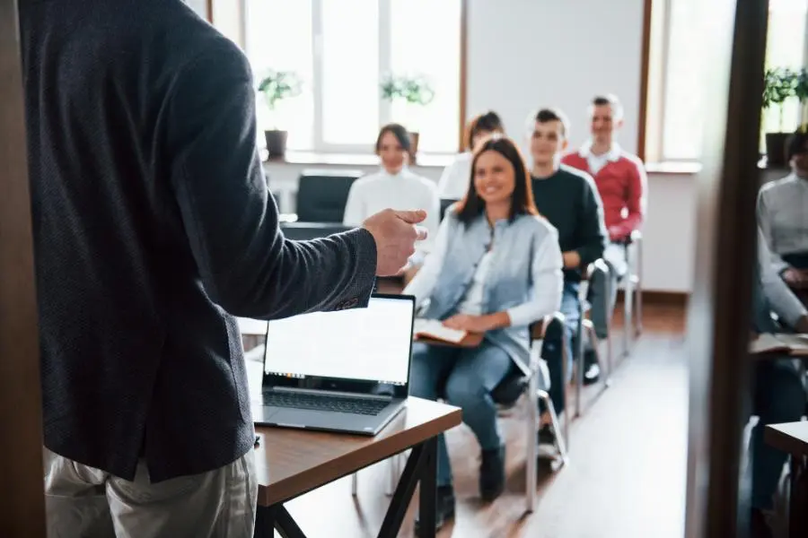 Mudar de carreira ou expandir a atual, a decisão é sua